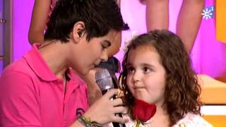 Abraham Mateo sorprende a una fan de 4 añitos Le dedica Mi princesa de David Bisbal [upl. by Moule]