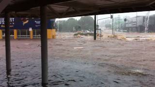 Toowoomba Flash Floods  Jan 10 2011  Easternwell [upl. by Kissel]