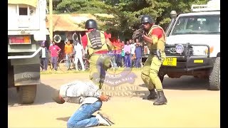 TAHARUKI MAJAMBAZI WAKIRUSHIANA RISASI NA POLISI WANANCHI WAZIMIA [upl. by Stoat941]