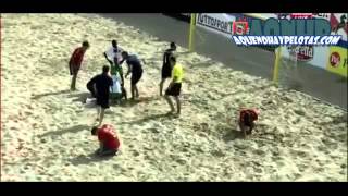 Espeluznante lesión de rodilla en partido de futbol playa  Aquenohaypelotas [upl. by Nanreik182]