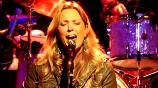 Tedeschi Trucks 102511 Everybodys Talkin [upl. by Nosremaj]