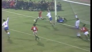 A melhor defesa de sempre  Vitor Damas  Best Save Ever 20111974 England  Portugal 00 [upl. by Annadal]