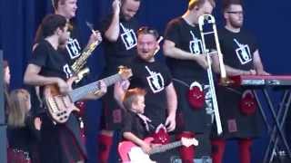 Littlest Chilli  Red Hot Chilli Pipers Milwaukee Irish Fest 2015 [upl. by Roxy]