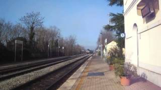 Stazione di Postioma transito materiale rotto treno 11107 trainato con D445 guasto in coda [upl. by Godfrey]