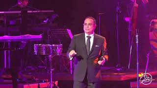 Gilberto Santa Rosa  Almas Gemelas En Vivo [upl. by Htaeh]