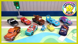 Cars Speelgoed Autos Fun Met Stoplicht Voor Kinderen amp Kleuters ☆ Auto Kinderfilmpjes Nederlands [upl. by Einnaf845]