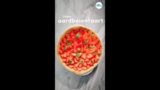 Vegan aardbeientaart maken  Shorts [upl. by Atinwahs381]