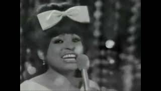 The Marvelettes  COMPLETE 1960s Please Mr Postman Dont Mess With Bill Live at the Apollo [upl. by Yrelle]