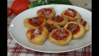 Pizzette fritte con lievito istantaneo [upl. by Anaujik]