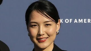 「指輪がすんごい」大谷翔平のMVP受賞で隣に寄り添う真美子夫人の“手元”に視線集中！「ゴージャス」「優勝リングみたいに大っきい」drama News [upl. by Attesoj]