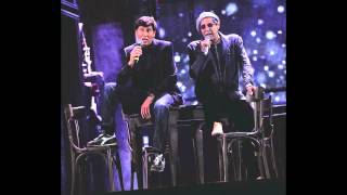 Adriano Celentano e Gianni Morandi  Scende la pioggia  LIVE Arena di Verona with lyricsparole [upl. by Anyela484]