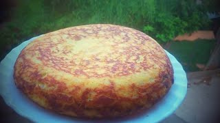 Tortilla de Patatas con cebolla dulce y huevos camperos  Muy fácil  Tradicional tortilla española [upl. by Nylemaj871]