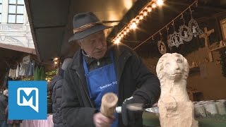 SchnitzerSepp Der älteste Standbesitzer vom Christkindlmarkt in der Residenz [upl. by Ahsienod]