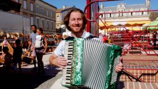 Mathieu SERRADELL au Marché de LIsle Jourdain 2016 [upl. by Orravan851]