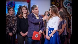 Poezia lui Eminescu probă de foc pentru fetele din cele două echipe [upl. by Atinihs377]