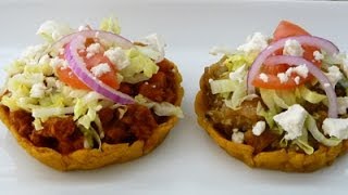 Receta Sopes de Chicharron en Salsa Verde y Picadillo en Salsa de Guajillo [upl. by Einnim830]