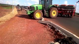 Máquinas destroem guias da avenida Guaicurus [upl. by Shull847]