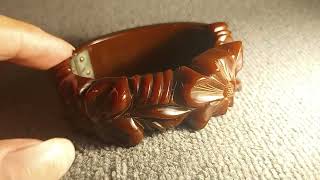 what is bakelite jewelry and how do you know bakelite ebay ebayreseller rarefinds [upl. by Lahcym464]