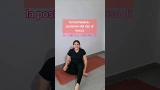 Gomukhasana la posizione yoga del viso di mucca 🐮 [upl. by Riobard]