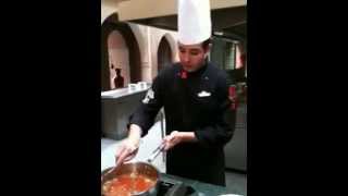 Cours de cuisine marocaine 5 Tajine kefta  ajouter la sa [upl. by Ayerim]