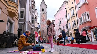 Scrittore per strada in Alto Adige [upl. by Ahsitnauq]