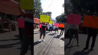 JUBILADOS Y PENSIONADOS BLOQUEAN EL CENTRO DE JIUTEPEC EXIGEN PAGO RETENIDO jiutepecmorelos [upl. by Wiskind]