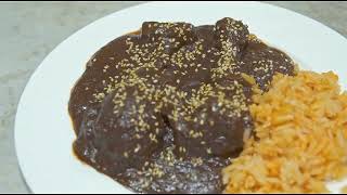 Mole poblano Descubre la receta original [upl. by Ahsai820]