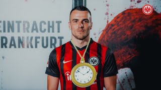 Auto Uhr Gespart Das haben Filip Kostic amp Co mit ihrem ersten Gehalt gemacht [upl. by Bridwell]