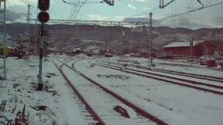 Puigcerdà estació tren amb neu novembre 2009 [upl. by Nedgo]