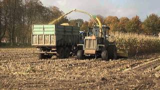 Oorts mais hakselen 2013 met john deere 5830 2 [upl. by Delila]