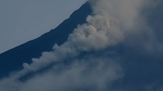 MERAPI ERUPSI BERGEMURUH LUNCURKAN LAVA CAIR [upl. by La486]