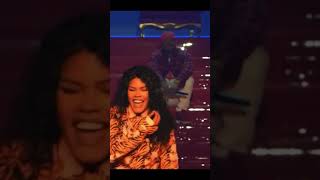 Method Man surprises Teyana Taylor Live  Gonna Love Me Alph4waves WuTang Forever Remix [upl. by Peckham456]