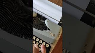 Royal Royalite Model Typewriter [upl. by Ehctav]