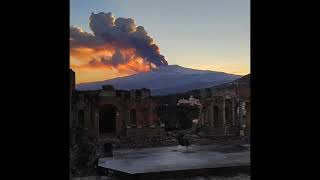 Taormina eruzione dellEtna del 16 febbraio 2021 dal Teatro Antico [upl. by Emilia]