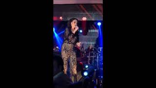 EBRU GÜNDEŞ 01022020 GÜNAY RESTAURANT SENİ SEVMEDİĞİM YALAN [upl. by Husch937]