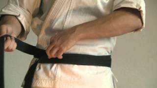 WIĄZANIE PASA KARATE how to tie a karate belt [upl. by Sandberg]