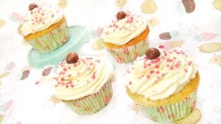 Cupcakes de Vainilla  Recetas de Cupcakes [upl. by Aneleh]