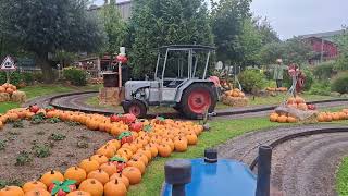 Traktorbahn Karls Erlebnisdorf Rövershage Traktorfahrt bei Karla zur Halloween Saison [upl. by Ahsert450]