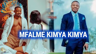 ACHA ALIKIBA ABAKI KUWA MFALME HAKIKA KING KAAMUA SAFARI HII BONGO FLAVA BADO IKO SALAMA [upl. by Eycats]