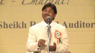 Tahir Farazs Mesmerizing Bahut Khubsurat Ho Tum Performance  Dubai Mushaira 2012  Urdu Poetry [upl. by Eatnad]