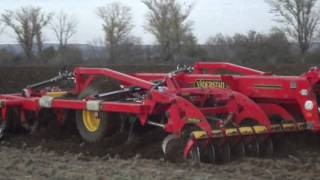 John Deere 8310 amp Vaderstad Top Down 400 [upl. by Adamok516]