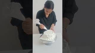 egglesscake cakedecorating cake cakedesign egglesschoclatecake [upl. by Carthy]