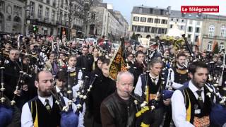 Quimper Lhommage des sonneurs à Erwan Ropars [upl. by Forrer]