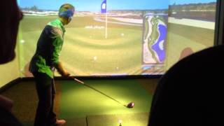 Henrik Stenson im Simulator Abu Dhabi Golf Championship [upl. by Gratia]