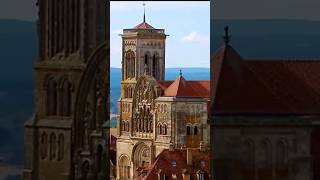 Vezelay vu du ciel vezelay drone basiliquesaintemarie [upl. by Arlon653]