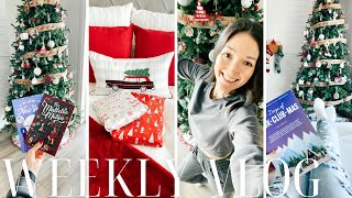 WEEKLY VLOG🧸✨cozy Christmas vlog book haul reading Holiday romances  finding a new favorite read [upl. by Alaecim]