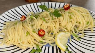 SPAGHETTI AGLIO OLIO PEPERONCINO E LIMONE TUTTO A CRUDO [upl. by Annice]