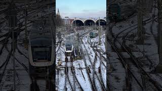 HAUPTBAHNHOF KIEL Bahngleise im Winter ankommende Züge am 912024 [upl. by Cohla]