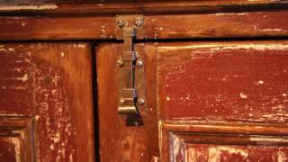 Atelier du vieux pin Fabrication de meubles anciens et darmoire de cuisine sur mesure [upl. by Alyahc]