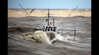 Boats crossing dangerous bar Greymouth NZ unedited [upl. by Kevon]